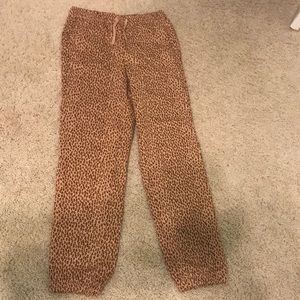 I am selling size xxl 14-16 kids, cheetah print sweat pants from gap.